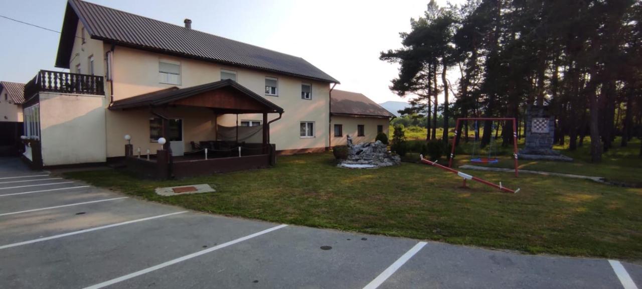 Guesthouse Juka Gospić Zewnętrze zdjęcie